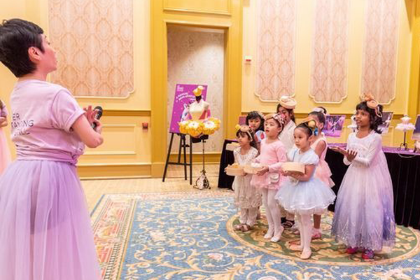  Organising ballet experience activities for children from multicultural backgrounds. 